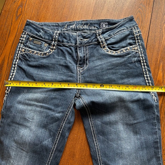 LA Idol USA Fleur de Lis Rhinestone Thick Stitch Jeans - Picture 13 of 14